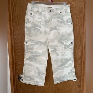 Worn Camo Capri
